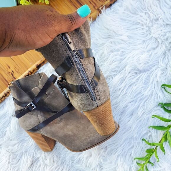 Carlos Santana Tan Suede leather Strapy Detail Ankle Boots. - Picture 3 of 15